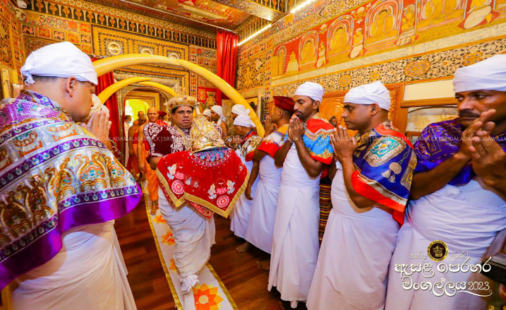 The-Grand-Randoli-Procession-of-the-Kandy-Esala-Perahera-202303