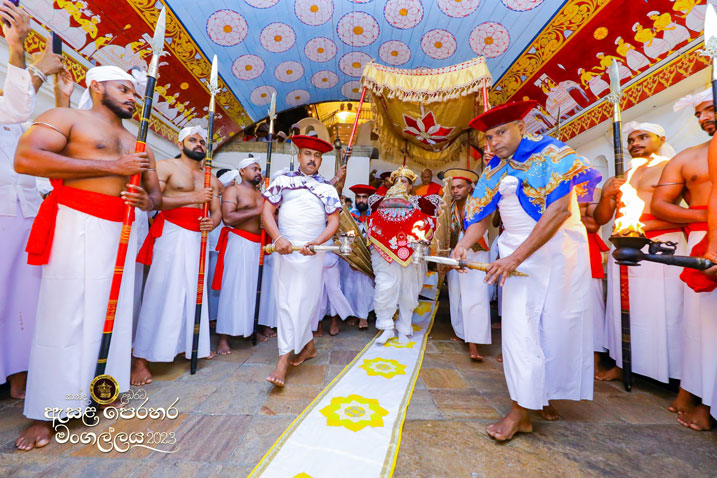 The-Grand-Randoli-Procession-of-the-Kandy-Esala-Perahera-202303